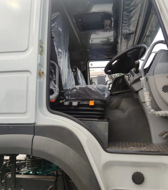 High quality Full refurbished HOWO 6x4 Tractor truck from China factory directly